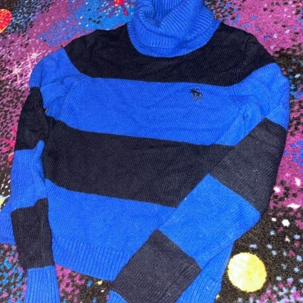 Abercrombie & Fitch Cropped Turtleneck Sweater - Size Small
